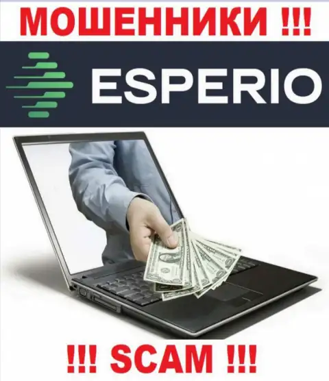 Эсперио обманывают, уговаривая внести дополнительные деньги для рентабельной сделки